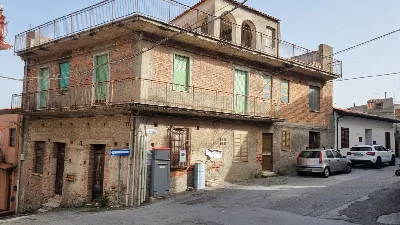Palazzo/Stabile a Gualtieri Sicaminò