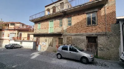 Palazzo/Stabile in vendita a Gualtieri Sic... - foto 2