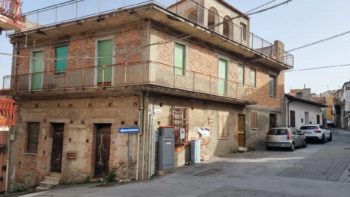 Palazzo/Stabile in vendita a Gualtieri Sicaminò - foto 3