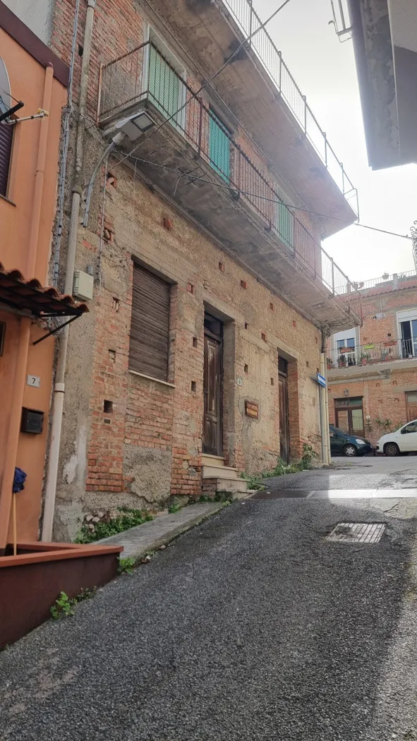 Palazzo/Stabile in vendita a Gualtieri Sicaminò - foto 4