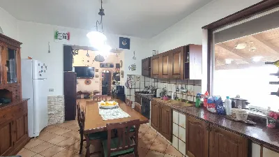 Casa Indipendente in vendita a Santa Lucia... - foto 1