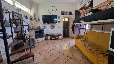 Casa Indipendente in vendita a Santa Lucia... - foto 2