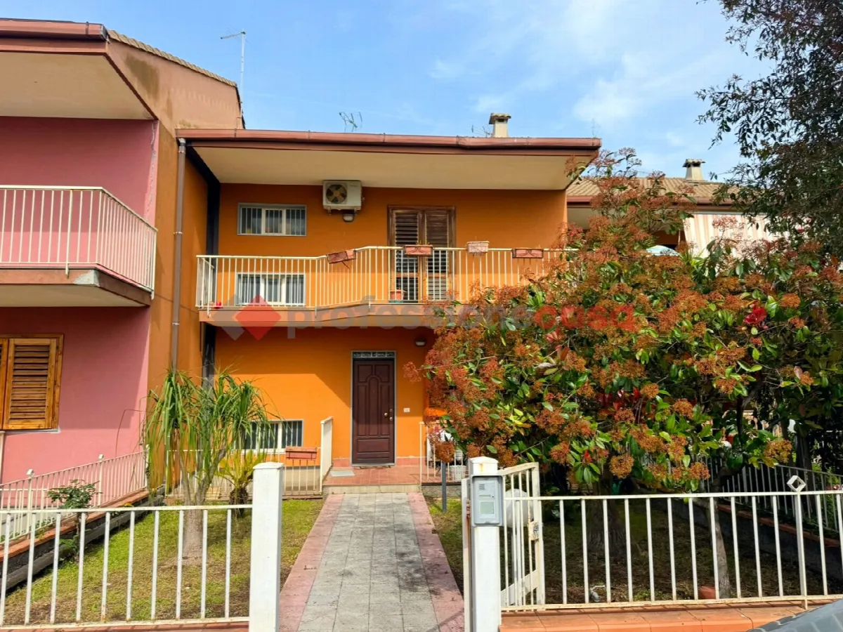 Villetta a schiera in vendita ad Aci Sant'Antonio - foto 2
