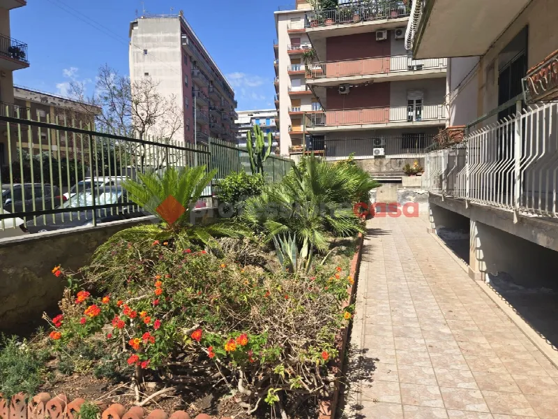 Appartamento in vendita a Catania, Vulcania, borgo - foto 2