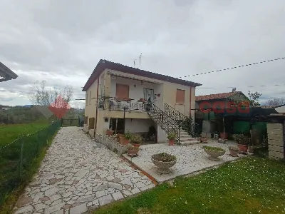 Casa Indipendente in vendita a Arce - foto 1