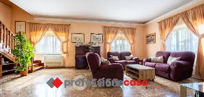 Casa Indipendente in vendita a Pomezia - foto 1