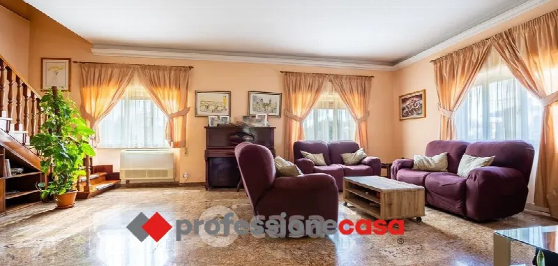 Casa Indipendente in vendita a Pomezia - foto 1