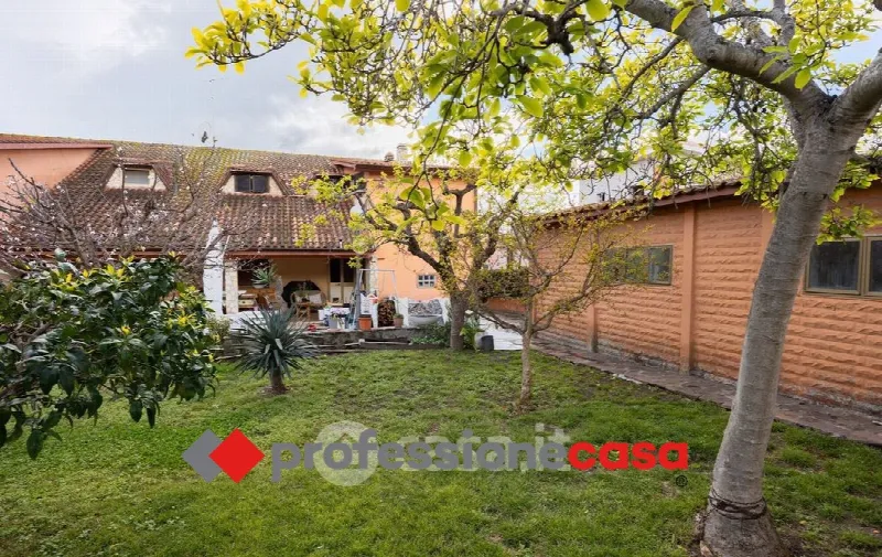 Casa Indipendente in vendita a Pomezia - foto 2
