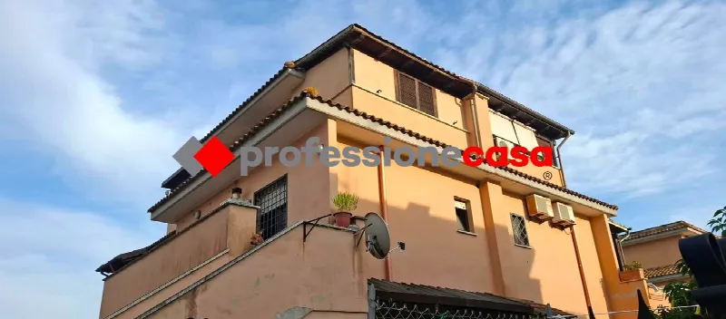 Casa Indipendente in vendita a Pomezia - foto 1