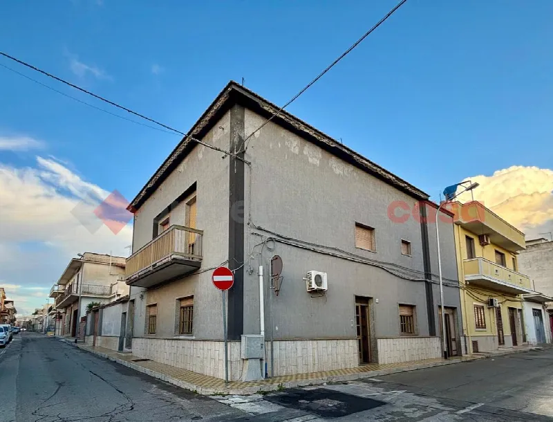 Palazzo/Stabile in vendita a Torricella - foto 1