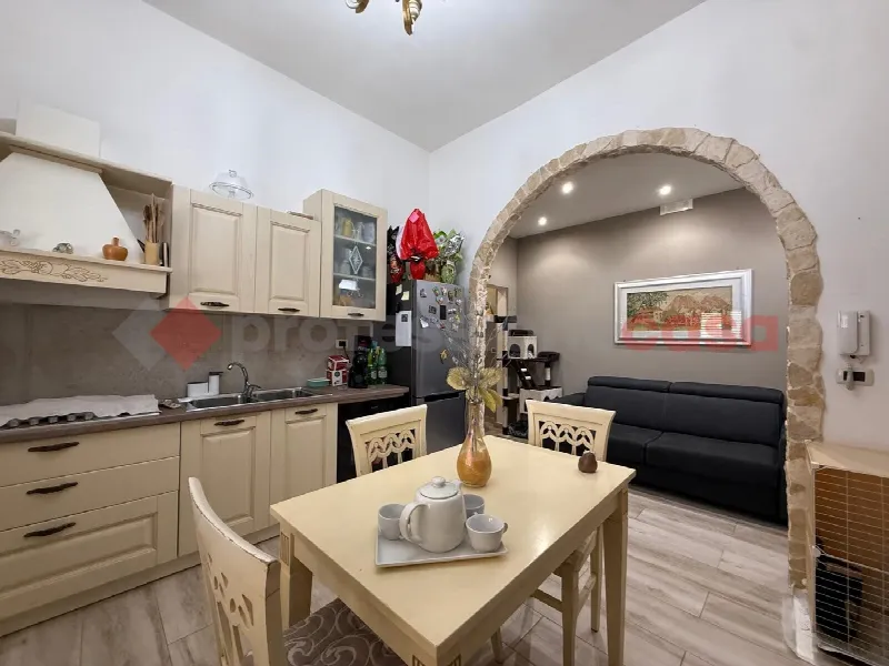 Palazzo/Stabile in vendita a Sava - foto 1
