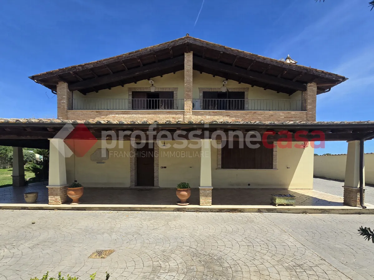 Villa in vendita a Fiumicino - foto 2