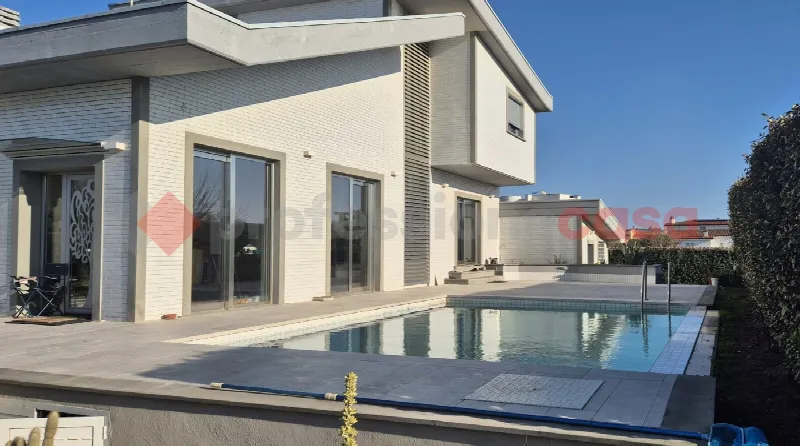 Villa in vendita a Fiumicino - foto 1