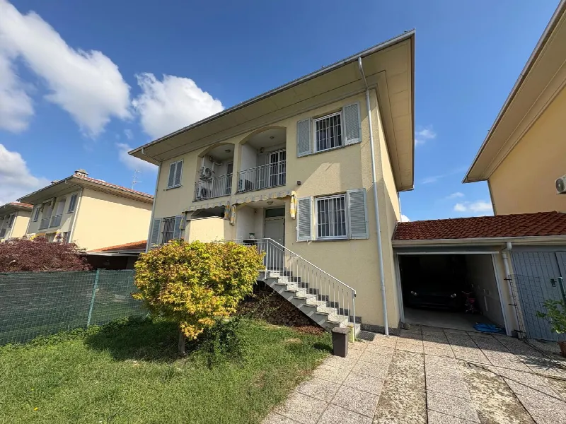 Casa Indipendente in vendita a Robecco sul Naviglio - foto 1