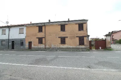 Casa Indipendente a Marcallo con Casone