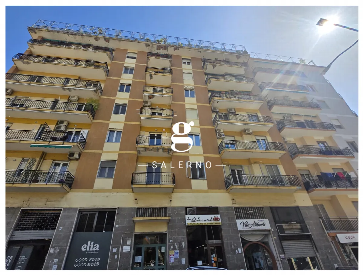 Appartamento in vendita a Salerno, Carmine, Carmine Alto - foto 2