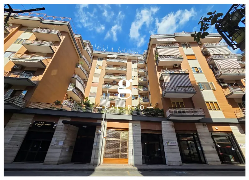 Appartamento in vendita a Salerno, Carmine, Carmine Alto - foto 1
