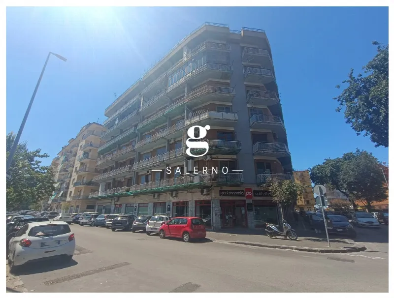 Appartamento in vendita a Salerno, Pastena, Pastena Alta, Mercatello, Mariconda - foto 1