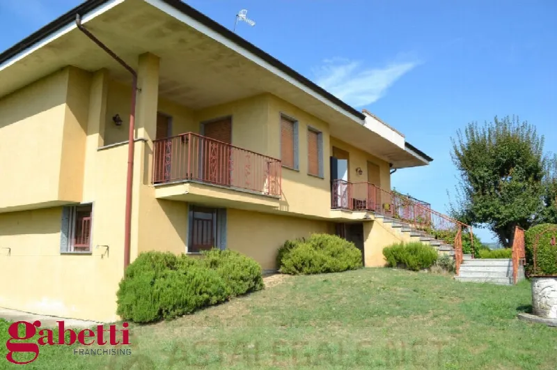 Casa Indipendente in vendita a Cherasco - foto 1