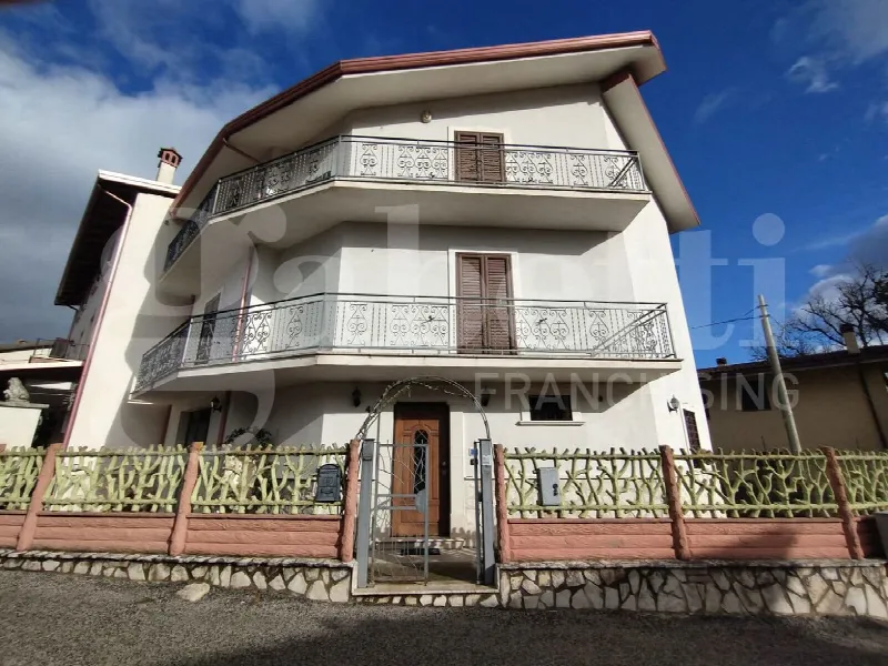 Casa Indipendente in vendita a Tagliacozzo - foto 1