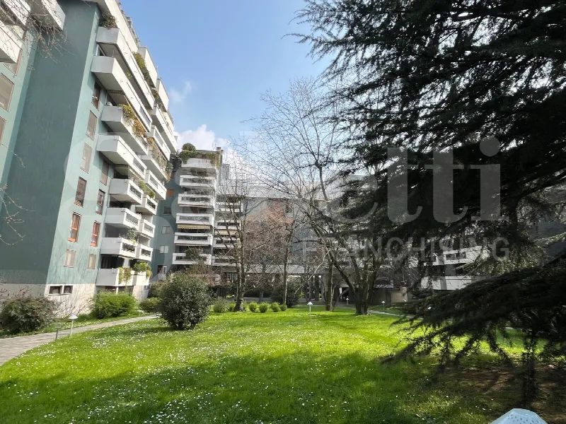 Appartamento in vendita a Milano, Bande nere, inganni - foto 1
