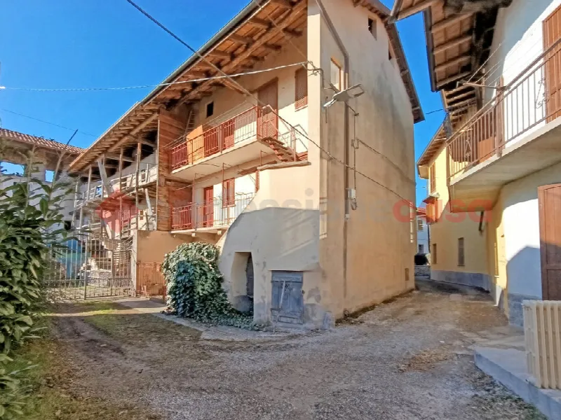 Rustico/Casale in vendita a Invorio - foto 1