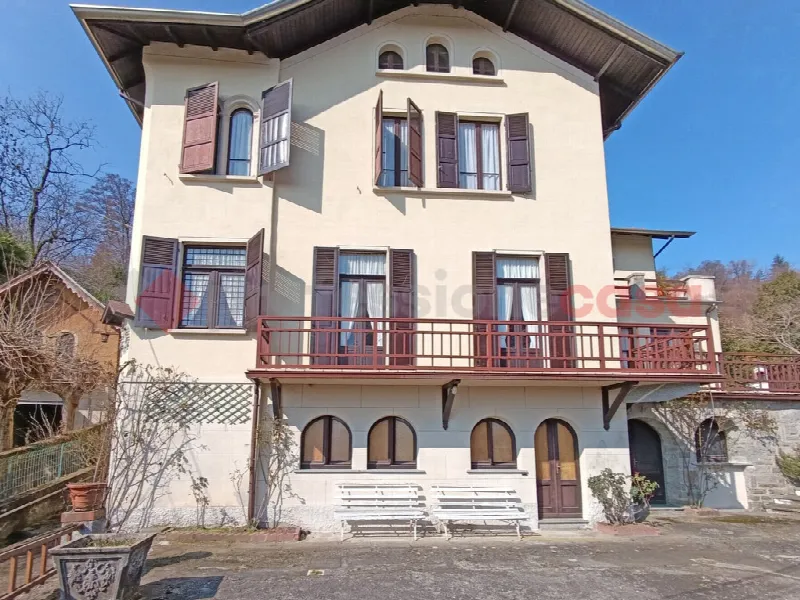 Villa in vendita a Nebbiuno - foto 1