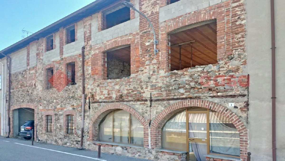 Rustico/Casale in vendita a Borgomanero - foto 2