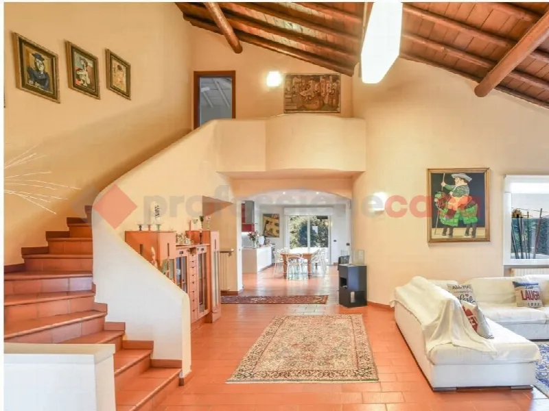 Villa in vendita a Dormelletto - foto 1