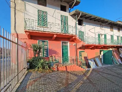 Casa Indipendente in vendita a Arona - foto 1