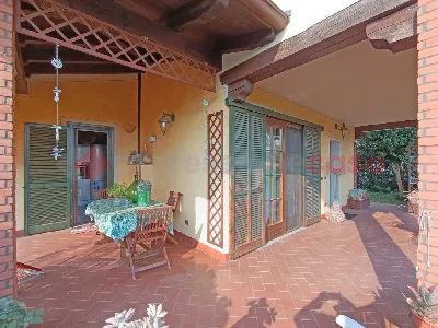 Villa in vendita a Comignago - foto 5