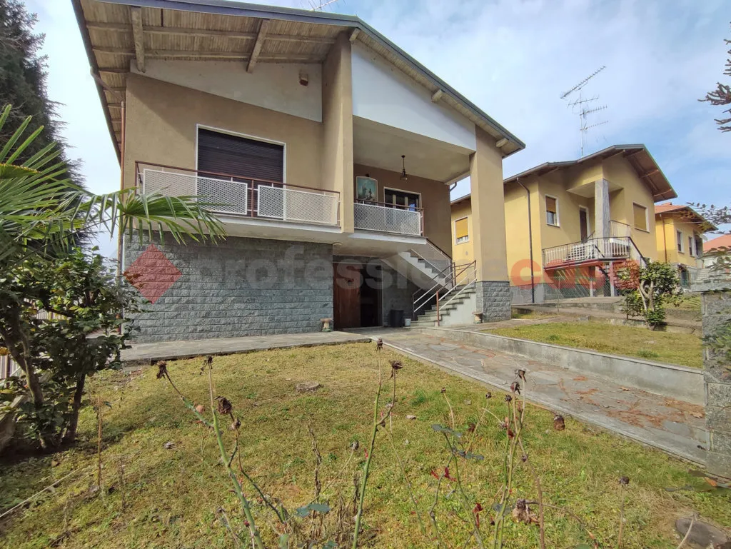 Casa Indipendente in vendita ad Arona - foto 5