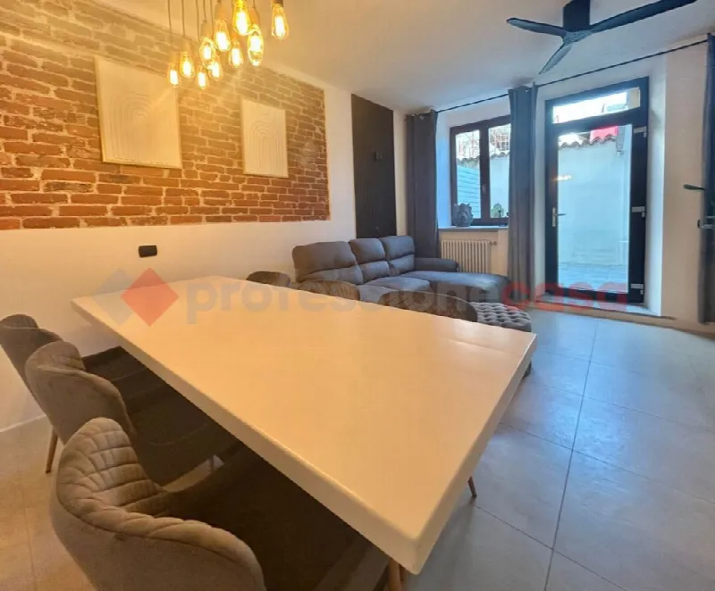 Casa Indipendente in vendita a Arona - foto 1