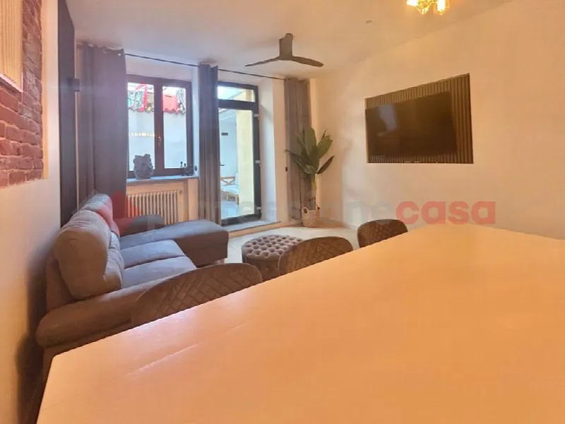 Casa Indipendente in vendita a Arona - foto 2