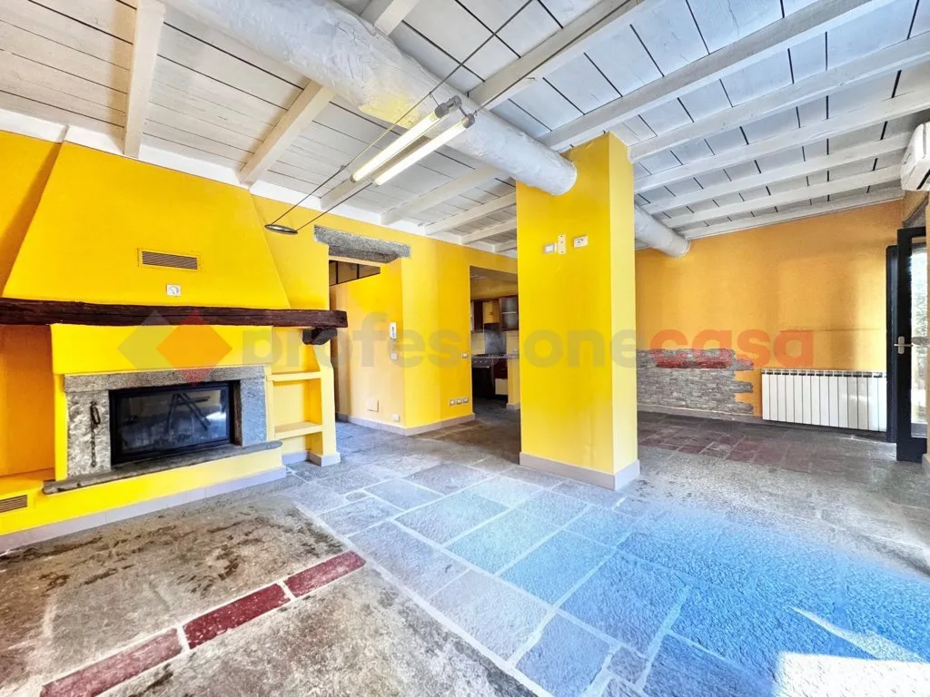 Casa Indipendente in vendita ad Arona - foto 2