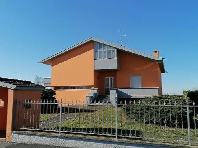 Villa a Monte Cremasco