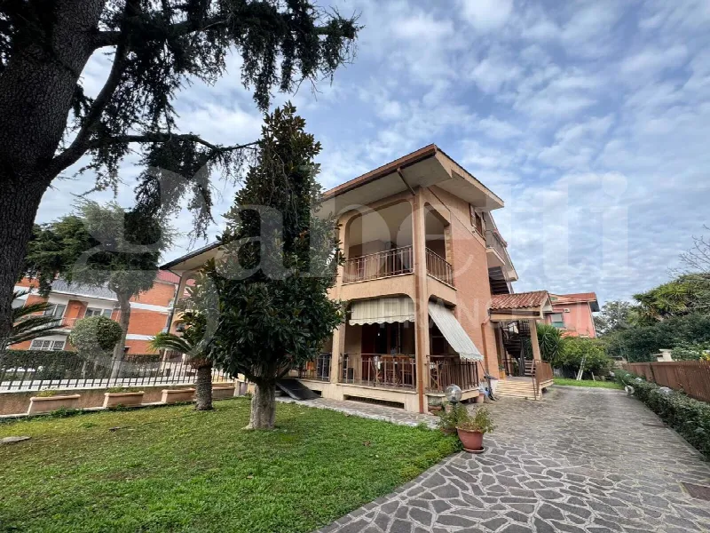 Casa Indipendente in vendita a Marino - foto 1