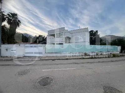 Appartamento in vendita a Palermo, Lanza d... - foto 1