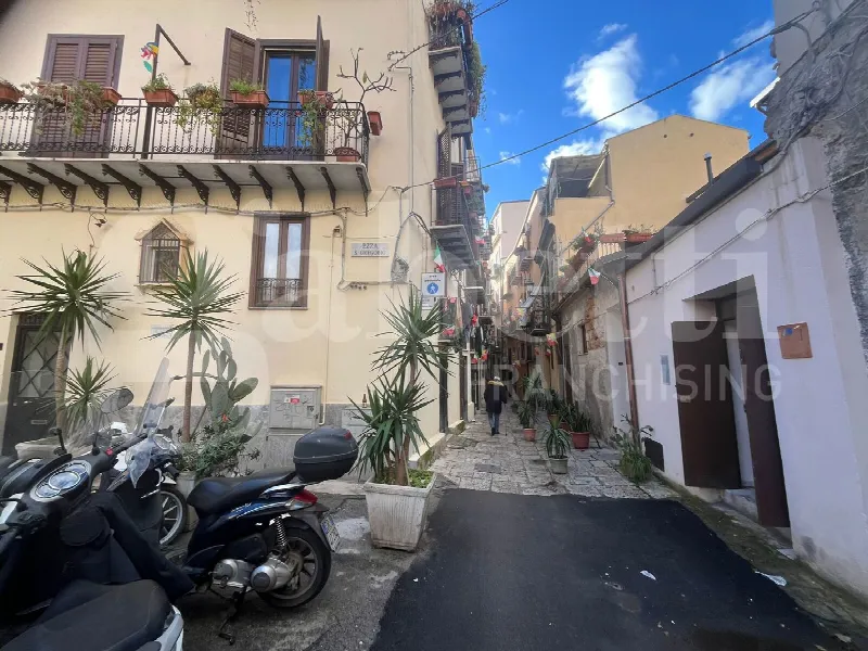 Appartamento in vendita a Palermo, Centro storico - foto 1