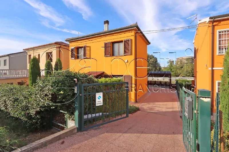 Casa Indipendente in vendita a Ferrara, Porotto, Arginone - foto 1