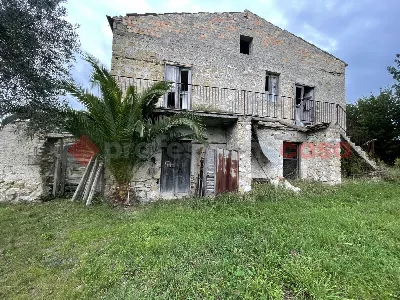 Rustico/Casale in vendita a Minturno - foto 1