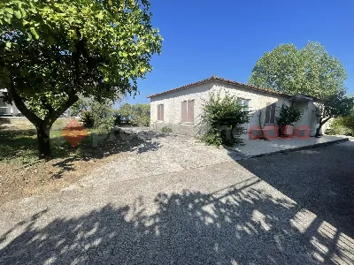 Villa a Santi Cosma e Damiano