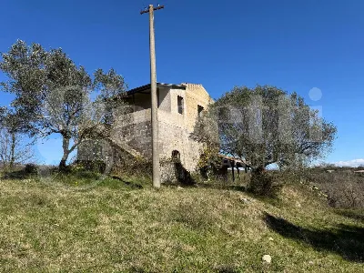 Casa Indipendente a Castel Campagnano