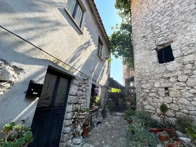 Casa Indipendente in vendita a Baia e Lati... - foto 1