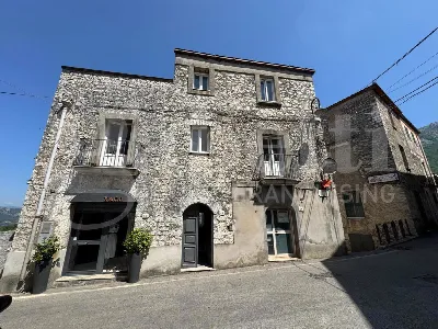 Palazzo/Stabile a Prata Sannita