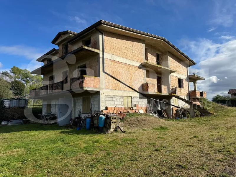 Villa in vendita a Pratella - foto 1