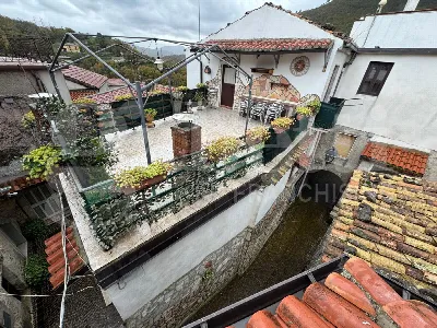 Casa Indipendente in vendita a Pratella - foto 1