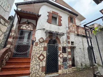 Casa Indipendente in vendita a Pratella - foto 1