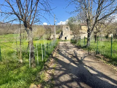 Rustico/Casale in vendita a Pratella - foto 1