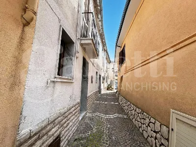 Casa Indipendente a Castello del Matese